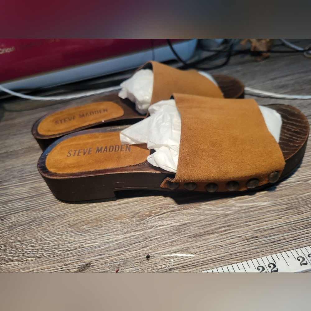Steve Madden NEW Tan Slide Sandals with Wooden Soles Chestnut Suede Size 6